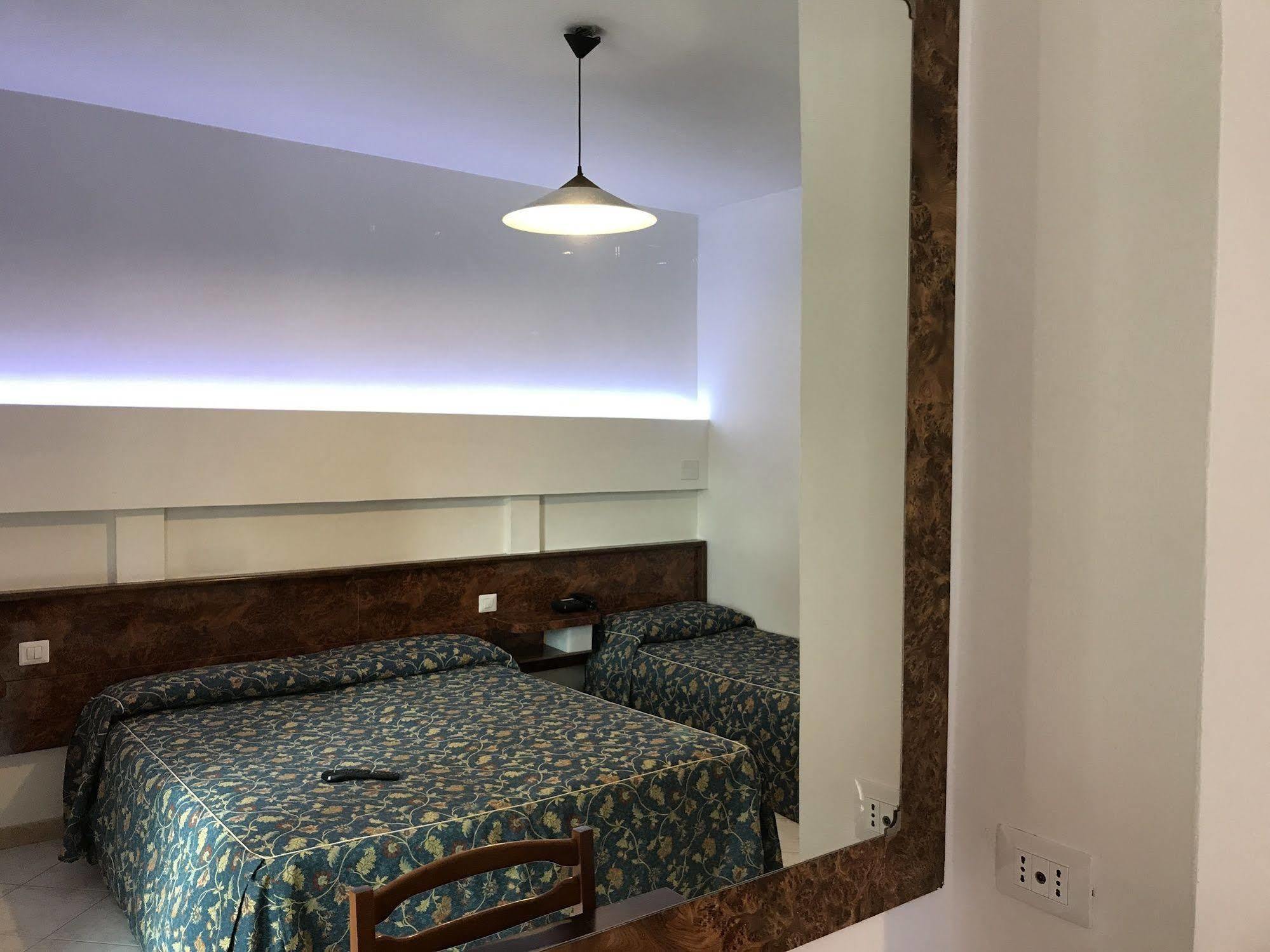 Hotel Tasso カミリアテッロ・シラーノ エクステリア 写真