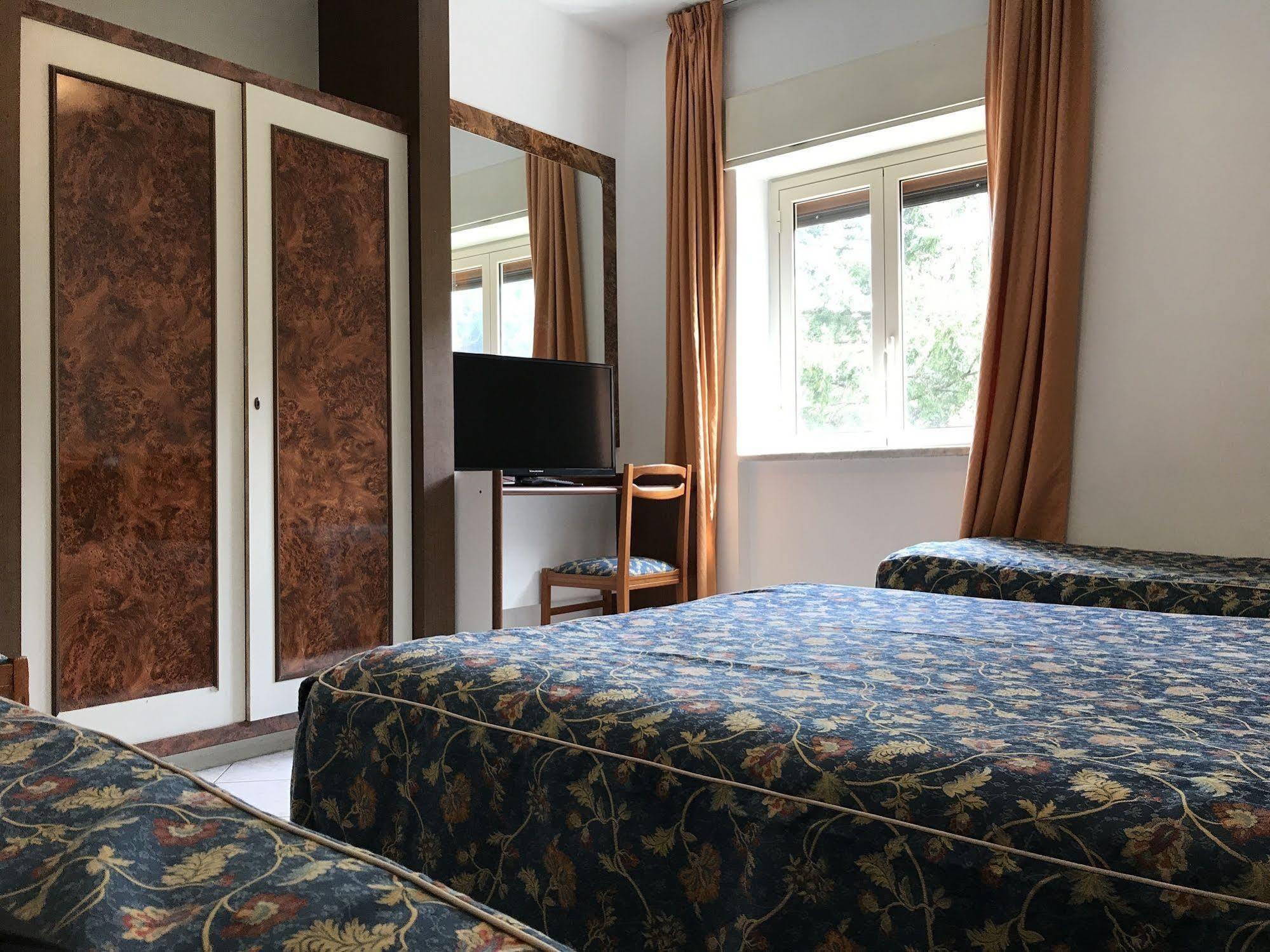Hotel Tasso カミリアテッロ・シラーノ エクステリア 写真