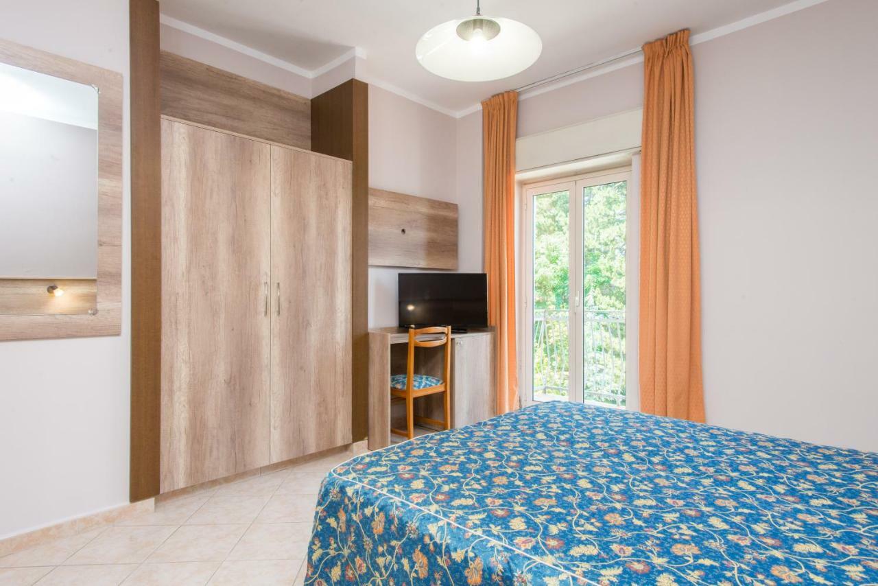 Hotel Tasso カミリアテッロ・シラーノ エクステリア 写真
